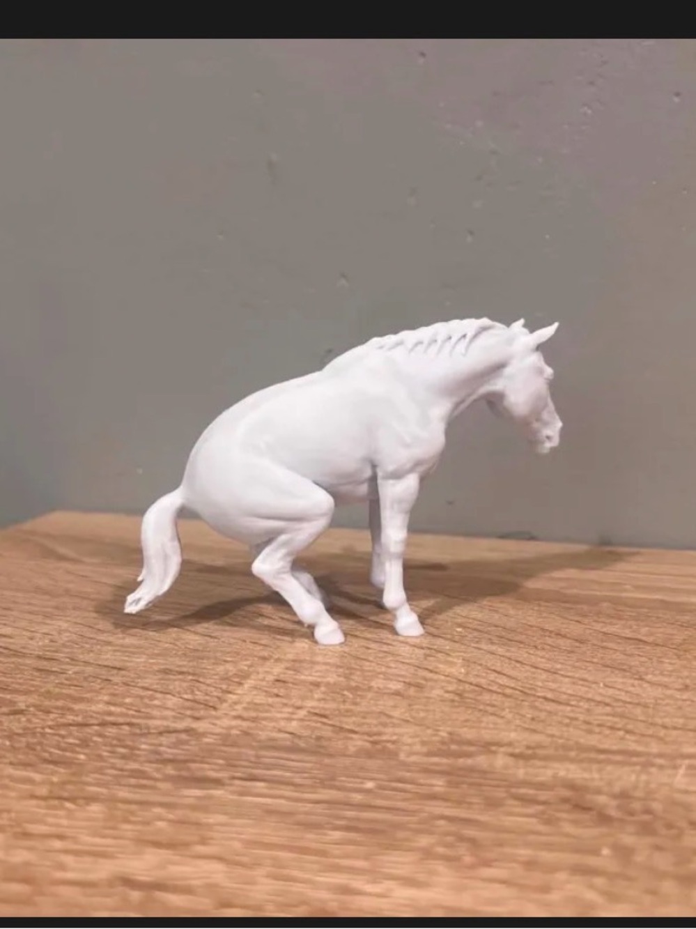 3d printed pooping White Horse Figurine Decorative Sculpture - Home Art
